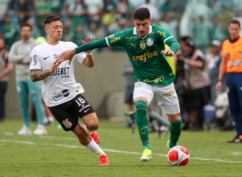 Derby escancara momentos distintos de Palmeiras e Corinthians 