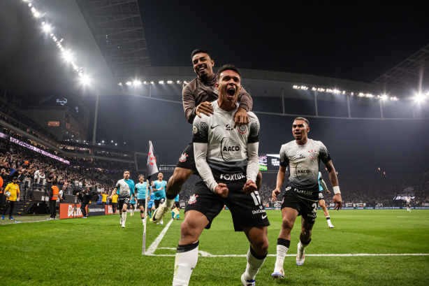 Corinthians volta a vencer no Brasileirão 